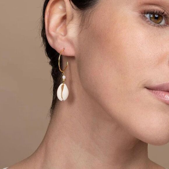 Uncommon James- Seashell earrings - NWT - Picture 2 of 6